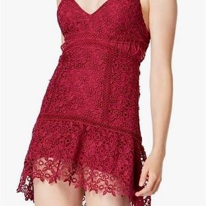 GUESS FORBIDDEN LACE NEW W TAGS CRUSHED BERRY SIZE XL
